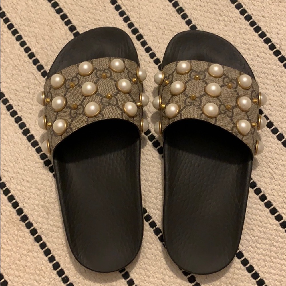 Gucci Pearl Slides